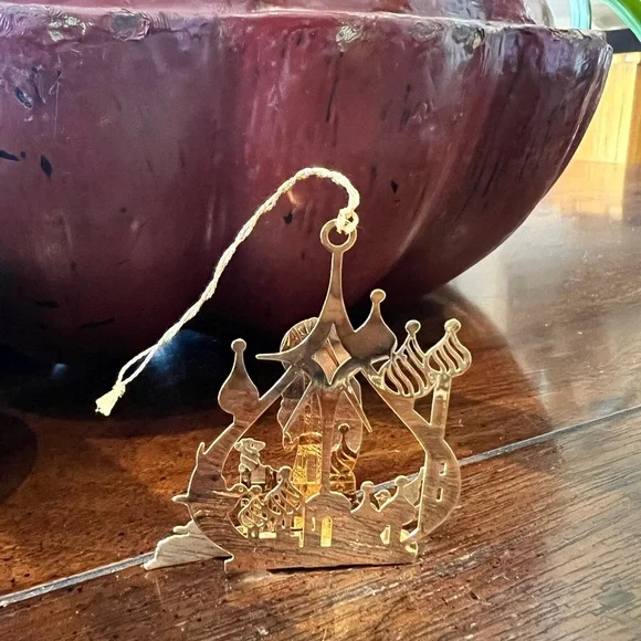 1994 Limited Edition Christmas ornament from Boulder City, titled "Peace," - Picture 6 of 10